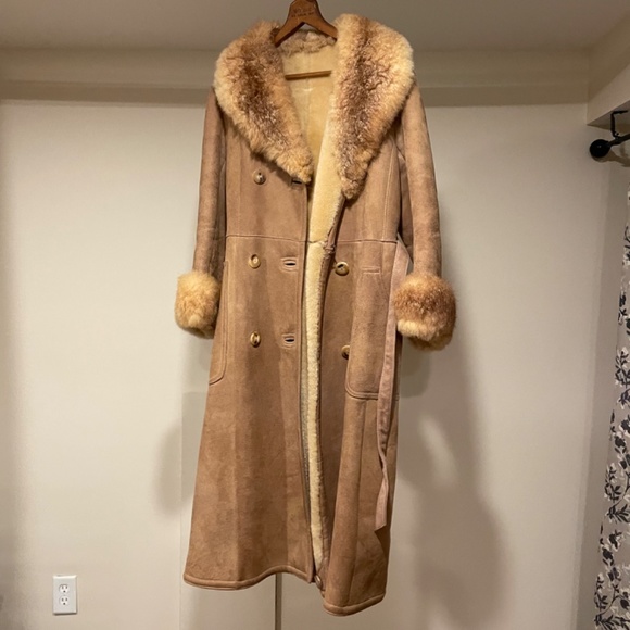 1970s Vintage Suede Shearling and Fox fur coat - Picture 4 of 6